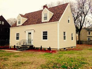 131 Roger Williams Ave, East Providence, RI 02916 exterior