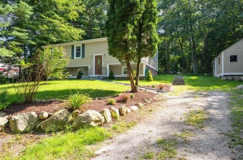 421 Central St, Burrillville, RI 02830 exterior