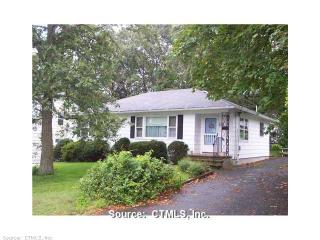 442 Tudor St, Waterbury, CT 06704 exterior