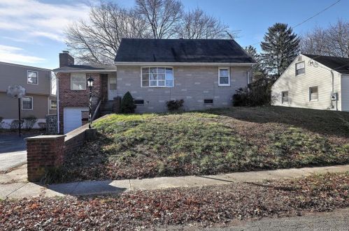 255 Pilgrim Rd, Bridgeport, CT 06610 exterior