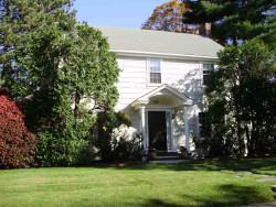 141 Dickerman Rd, Newton, MA 02461 exterior