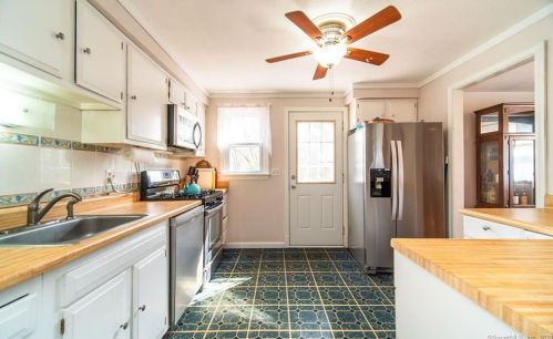 762 Main St, Meriden, CT 06451 exterior