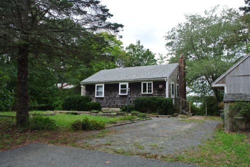 62 Quail Hollow Rd, Mashpee, MA 02649 exterior