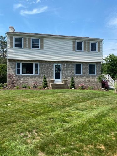 1161 Morgan Rd, West Springfield, MA 01089 exterior