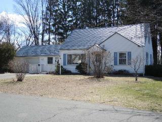 19 Grand St, Enfield, CT 06082 exterior