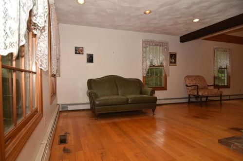 843 Sanderson Rd, Johnston, RI 02919 exterior