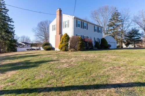 42 Neelans Rd, Enfield, CT 06082 exterior