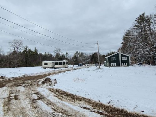 74 Blueberry Ln, Concord, NH 03304 exterior