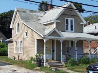 129 Poquonnock Rd, Groton, CT 06340 exterior