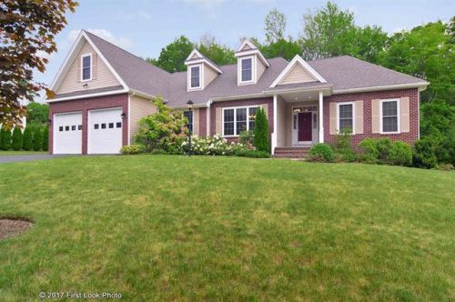 5 Sables Way, Lincoln, RI 02865 exterior