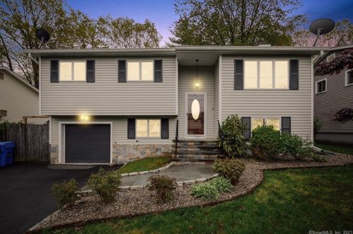 17 Windward Rd, Norwalk, CT 06854 exterior