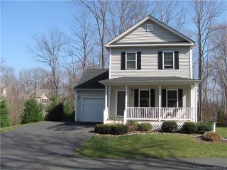 33 Sycamore Way, Wallingford, CT 06492 exterior