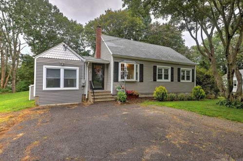 230 Pilgrim Pl, Bridgeport, CT 06610 exterior