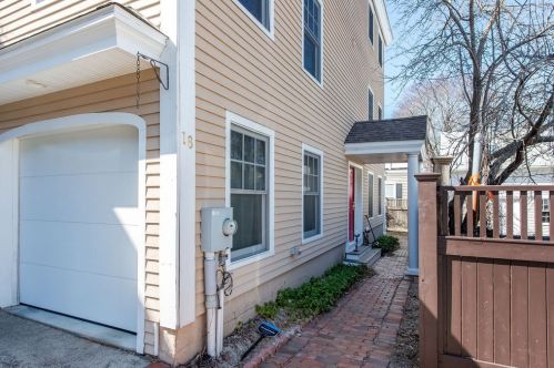 18 Langdon St, Portsmouth, NH 03801 exterior