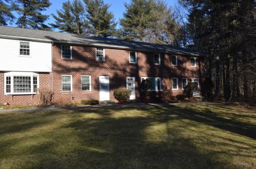 58 Oakridge Dr, Londonderry, NH 03053 exterior