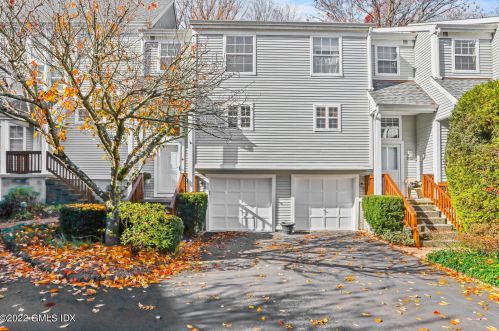 203 Foxboro Dr, Norwalk, CT 06851 exterior