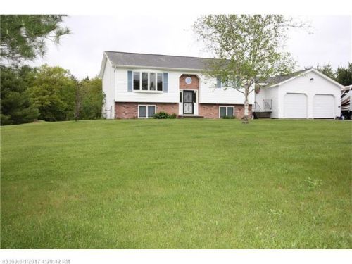 63 Nezinscott Dr, Turner, ME 04282 exterior