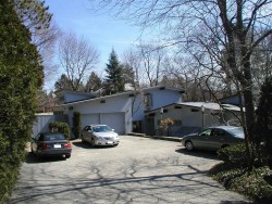 69 Pickwick Rd, Newton, MA 02465 exterior