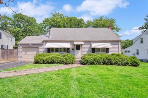 3020 Old Town Rd, Bridgeport, CT 06606 exterior