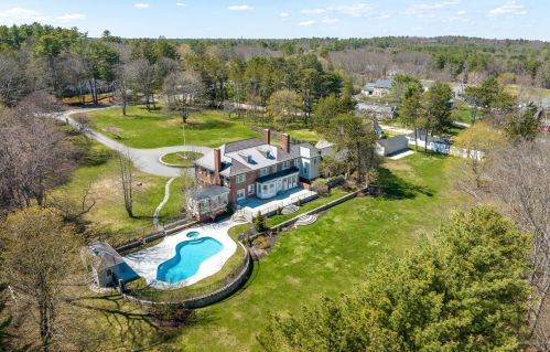 57 Foreside Rd, Falmouth, ME 04105 exterior