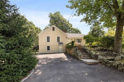 8 Ledge Rd, Norwalk, CT 06853 exterior