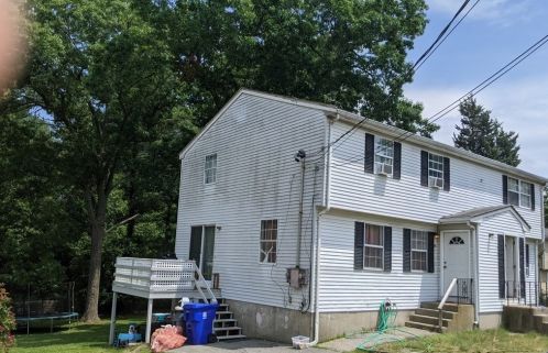 90 Staples St, Taunton, MA 02718 exterior