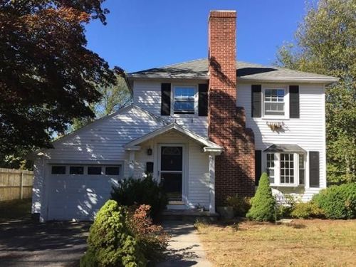 18 Rockland Road Ct, Auburn, MA 01501 exterior