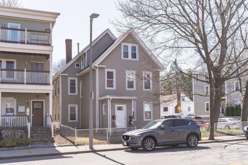 4374 Washington St, Roxbury-Xing, MA 02131 exterior