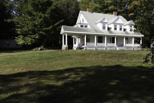 51 Pleasant St, Natick, MA 01760 exterior