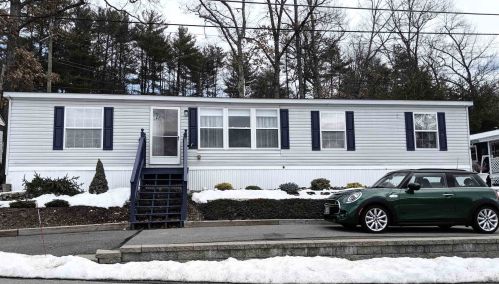 3 Stage Coach Cir, Londonderry, NH exterior