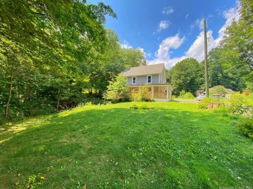 3 Ambler Rd, Bristol, CT 06010 exterior