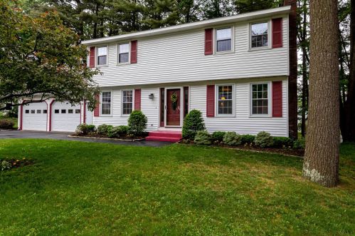 8 Candia St, Nashua, NH 03063 exterior