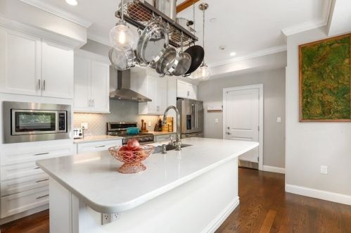 11 Court Street Pl, Arlington, MA 02476 exterior