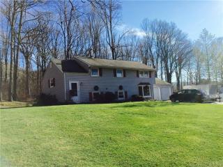 21 Ginny Dr, Northford, CT 06472 exterior