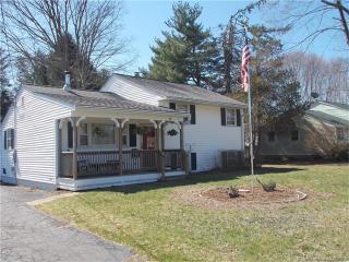 19 Carr St, Wallingford, CT 06492 exterior