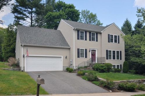 15 Weymouth Ln, East Greenwich, RI 02818 exterior