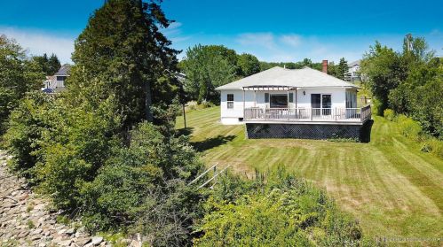 24 Fairview St, Belfast, ME 04915 exterior