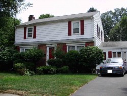 881 Dedham St, Newton, MA 02459 exterior