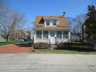 40 Spring St, East Providence, RI 02915 exterior