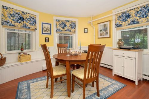 25 Robinwood Ave, Roxbury-Xing, MA 02130 exterior