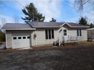 8 Anick Ave, Alburgh, VT 05440 exterior