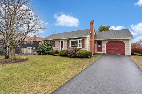 37 Deering Run Dr, Portland, ME 04103 exterior