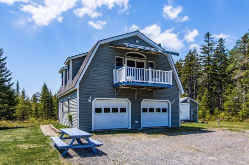 49 Friends Way, Blue Hill, ME 04614 exterior
