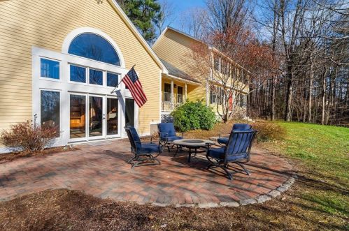 18 Old Amherst Rd, Mont-Vernon, NH 03057 exterior