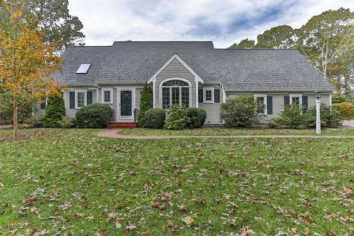 40 Carriage Ln, Yarmouth, MA 02675 exterior