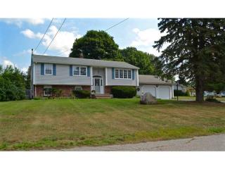 29 Meadow View Dr, Smithfield, RI 02917 exterior