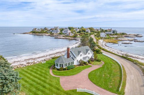 1 Sea Spray Dr, Biddeford, ME 04005 exterior