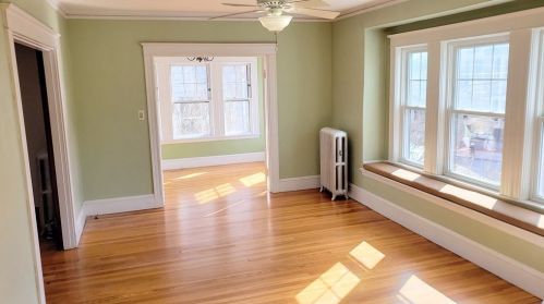 23 Fossdale Rd, Roxbury-Xing, MA 02124 exterior
