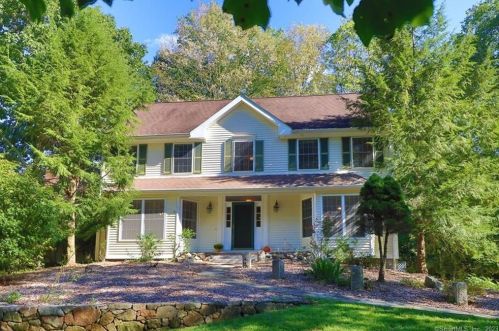 9 Newman Pl, Brookfield Center, CT 06804 exterior