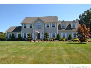 2 Pinewood Xing, Union-City, CT 06770 exterior